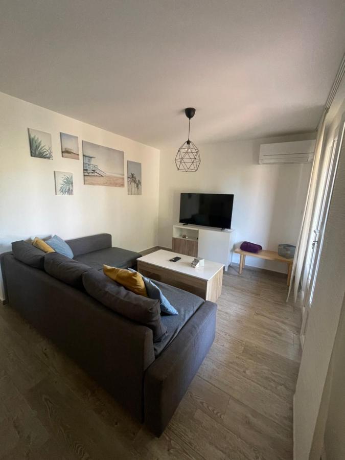 Appartement Proche Mer Avec Terrasse Et Jardin Privatif Hyères Exterior foto