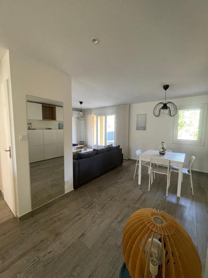 Appartement Proche Mer Avec Terrasse Et Jardin Privatif Hyères Exterior foto
